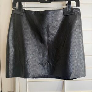 NWT Alice + Olivia Black Textured Lambskin Leather Mini Skirt
